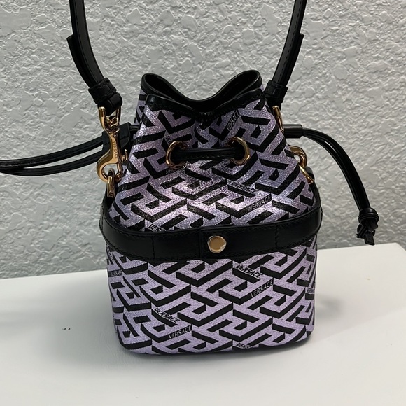 SALE! Versace La Greca Virtus metallic monogram bucket leather crossbody bag NEW - Picture 8 of 12